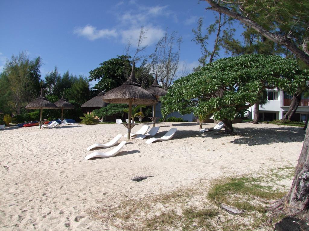 So Beach Villa In Situ Roches Noires Habitación foto